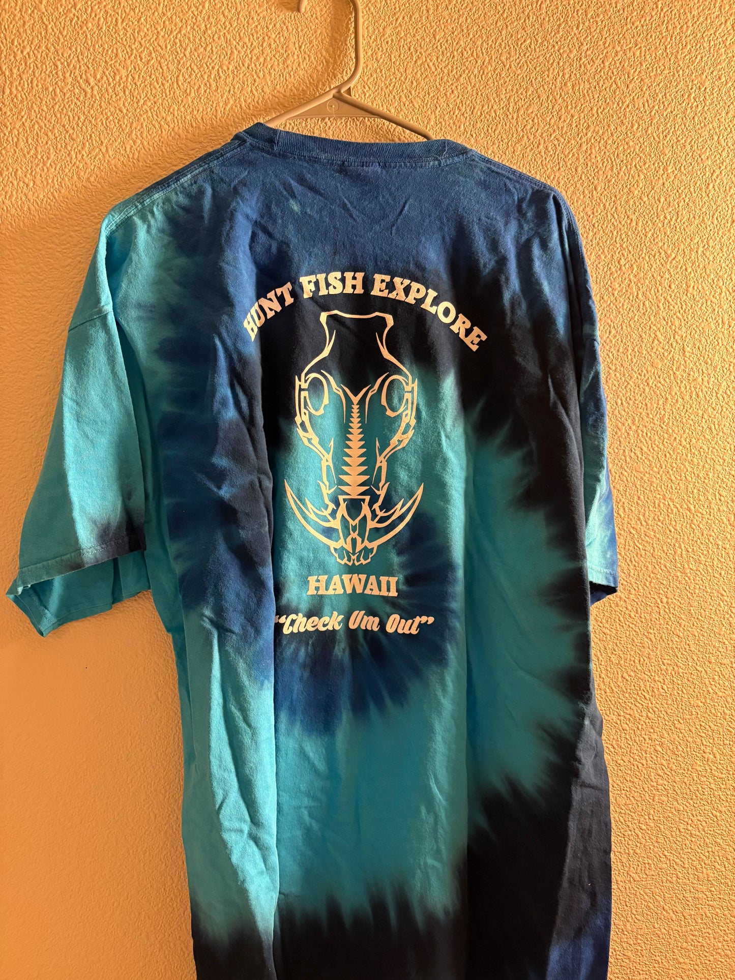 Hunt Fish Explore Hawaii T-shirt BLUE TIE DYE 2XL