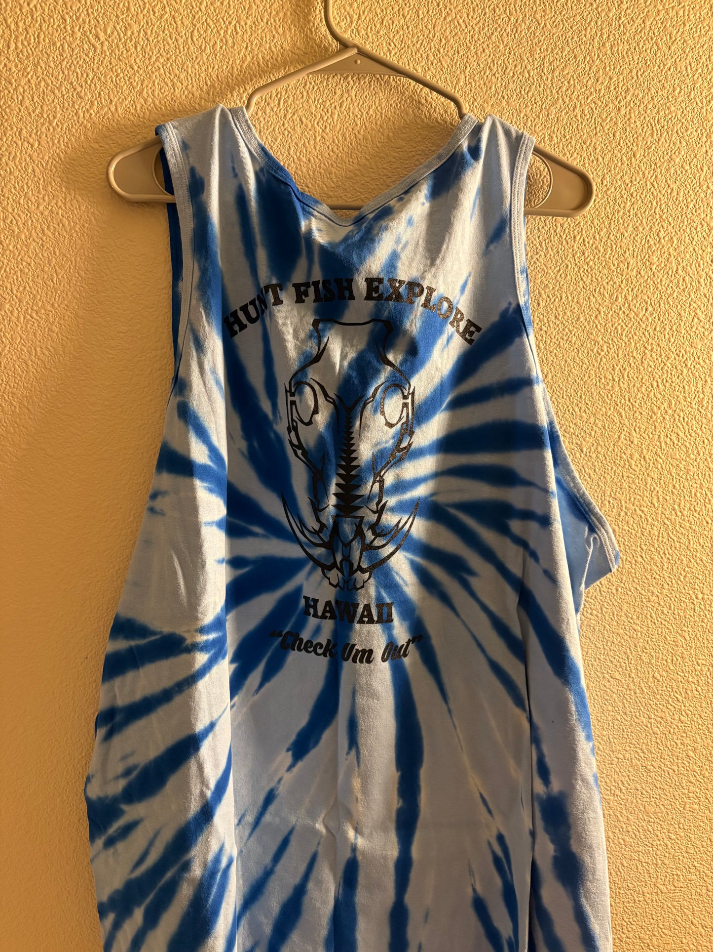 Hunt Fish Explore Hawaii Tank top BLUE TIE DYE