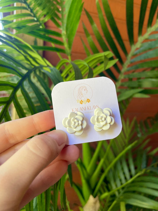 Gardenia studs