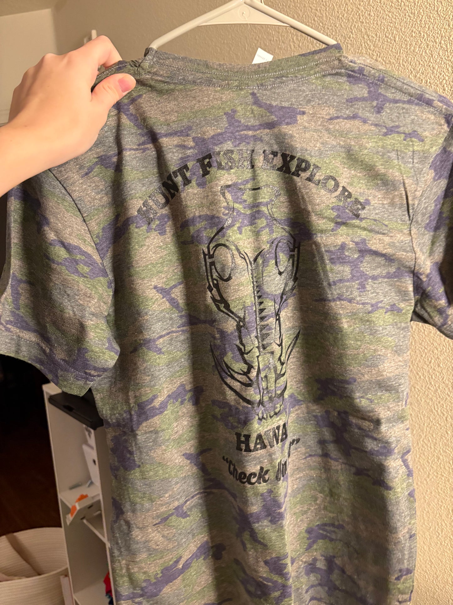 Hunt Fish Explore Hawaii T-shirt CAMO S