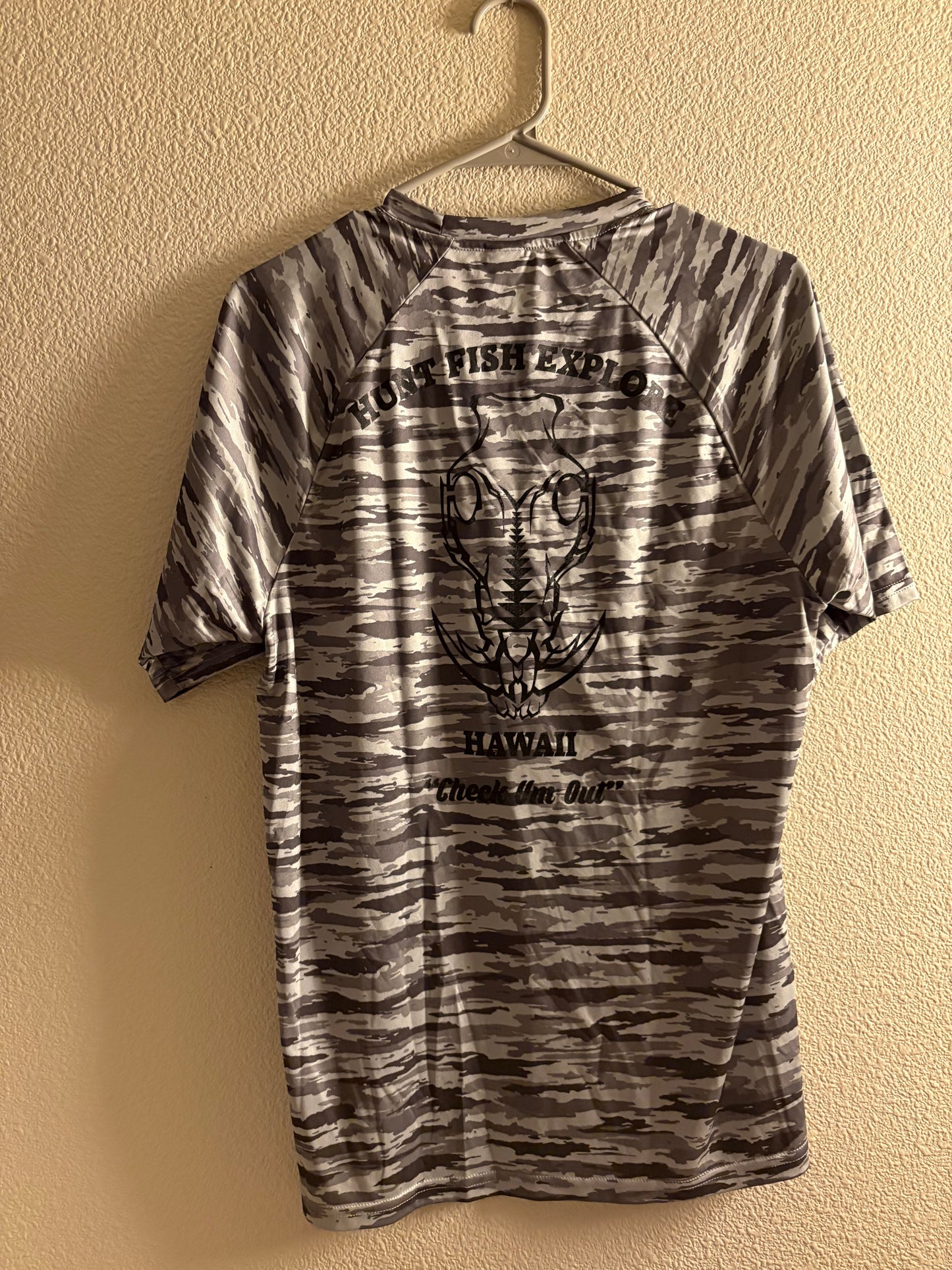 Hunt Fish Explore Hawaii DRY FIT BLACK CAMO