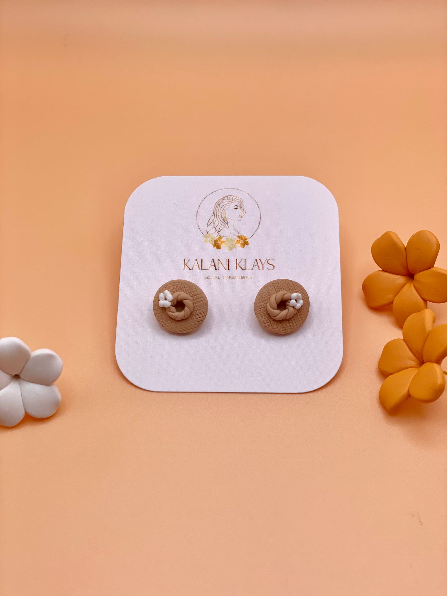 Pāpale studs
