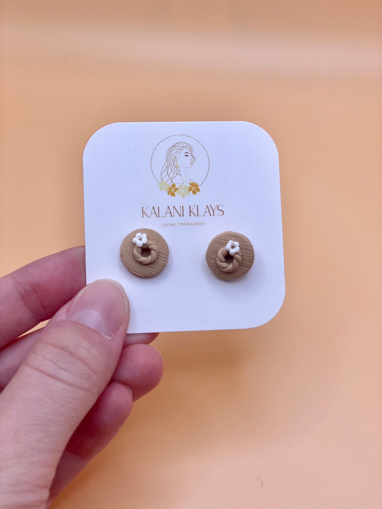 Pāpale studs